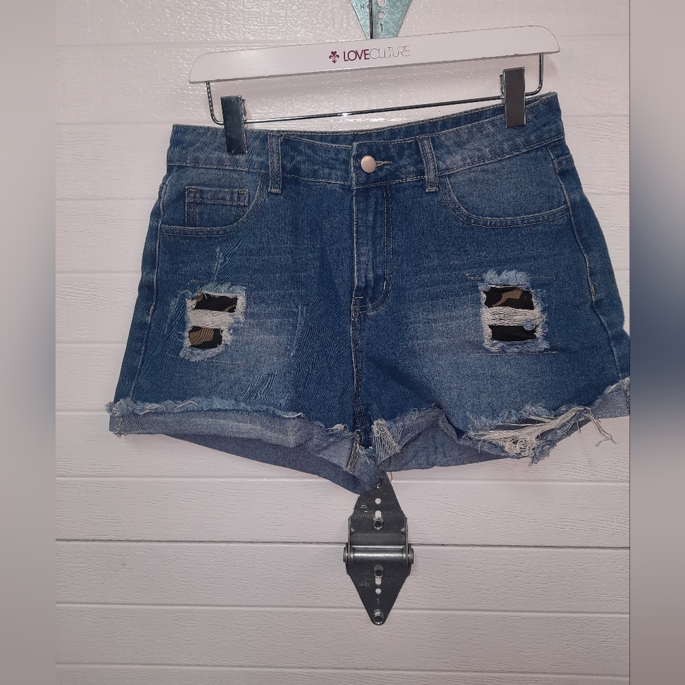 NWT Pretty Garden ladies jean shorts